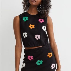 H & M cropped sweater vest